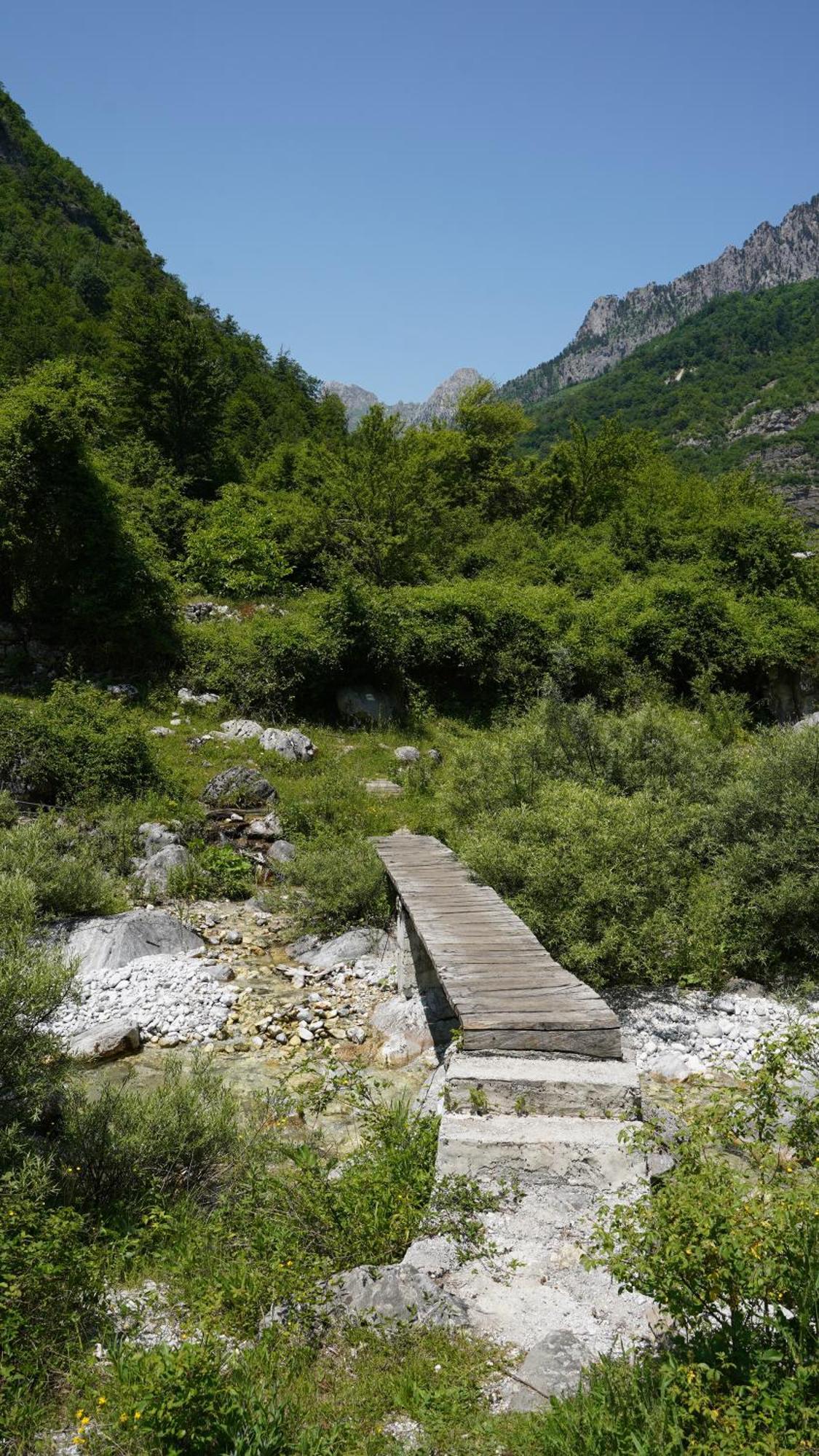 Pensjonat Motina River Tropoje